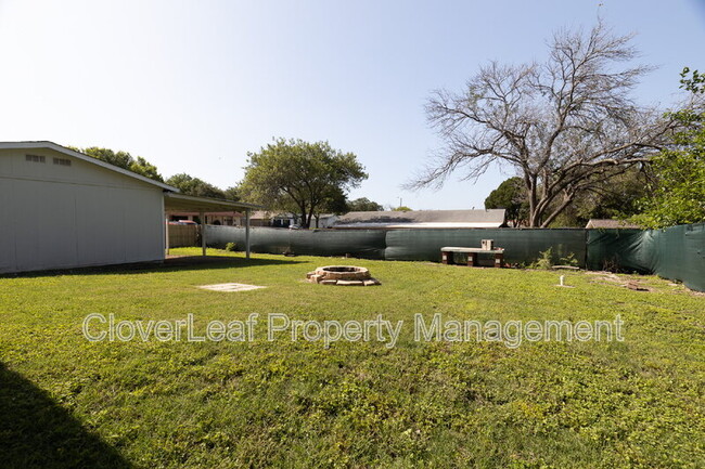 Building Photo - 5102 Staplehurst St