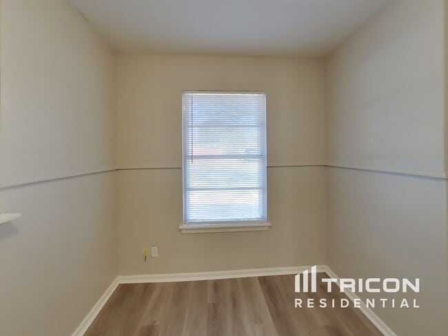 Building Photo - 1506 Viewridge Dr
