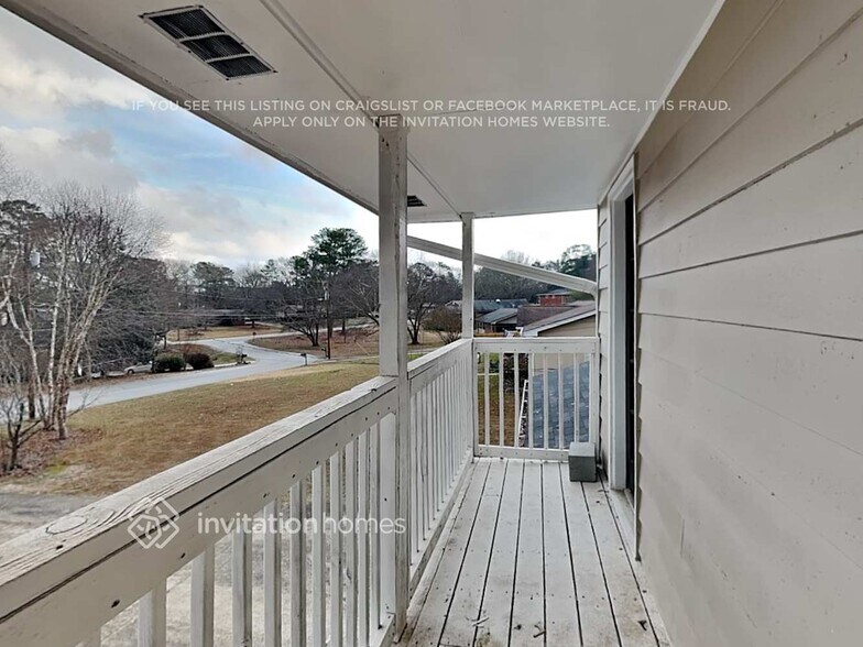 Building Photo - 8837 Elma St