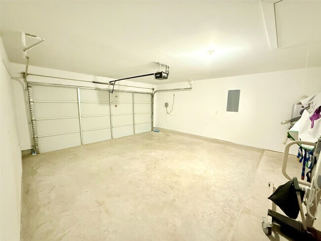 Building Photo - 31611 Farlam Farms Trl