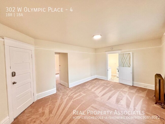 Building Photo - Charming Top Floor 1-Bedroom in Queen Anne!