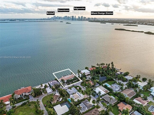 Building Photo - 1331 Bay Terrace