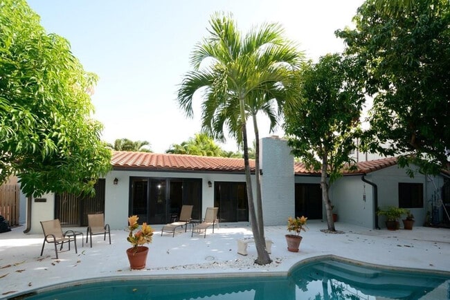 Building Photo - 3412 Leigh Rd