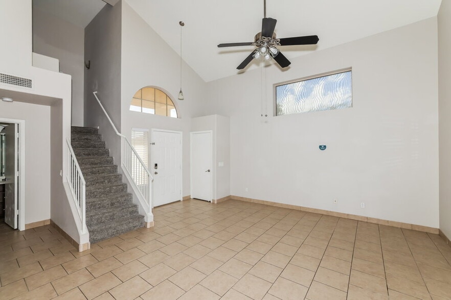 Building Photo - 14720 W Lamoille Dr