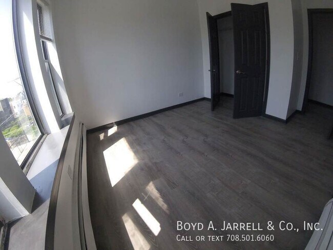 Building Photo - 5926 S Michigan Ave