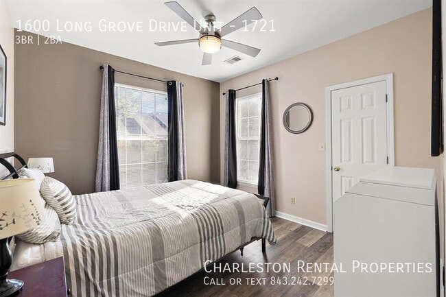 Building Photo - 1600 Long Grove Dr