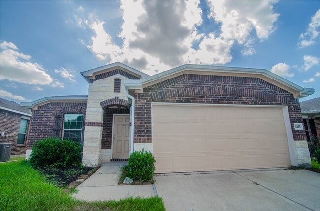 Building Photo - 15335 Hope Shadow Ct
