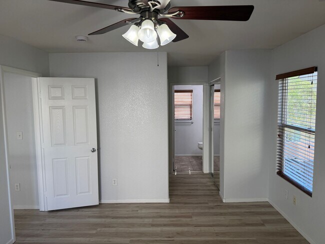 Building Photo - Charming 3 Bedroom, 3 Bathroom, 2-Story Ho...