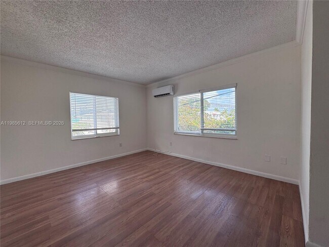 Building Photo - 520 NE 82nd Terrace