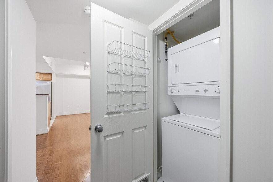 Building Photo - 414 Water St