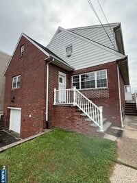 Building Photo - 220 1st St