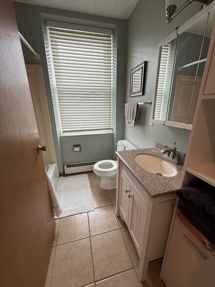 Building Photo - 111 Ewing St