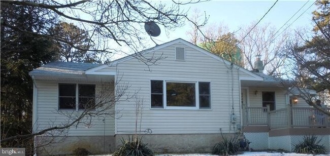 Building Photo - 742 Cherry Ave