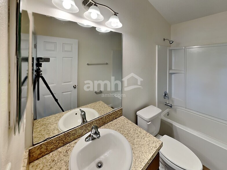 Building Photo - 231 Buck Run Way