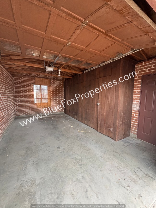 Building Photo - 2234 E Helen St