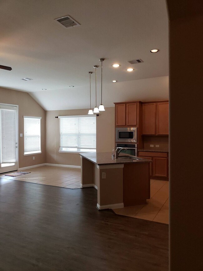 Building Photo - 26707 Gladestone Ridge Ct