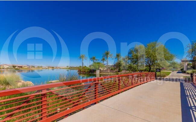 Building Photo - 17824 W Cedarwood Ln
