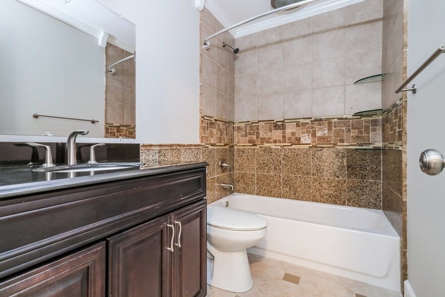Building Photo - 2600 Trotters Walk Trail