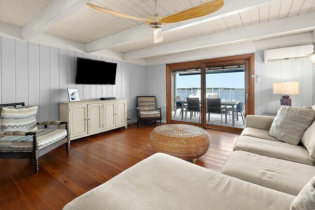 Building Photo - 617 Bayshore Dr