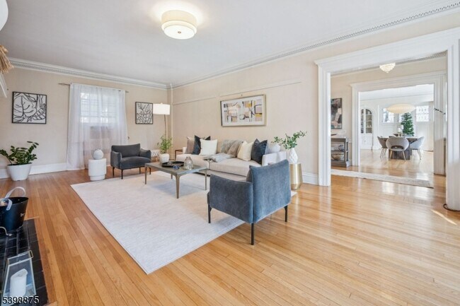 Building Photo - 258 Ridgewood Ave