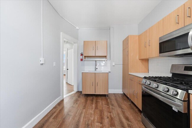 Building Photo - 61 65th St