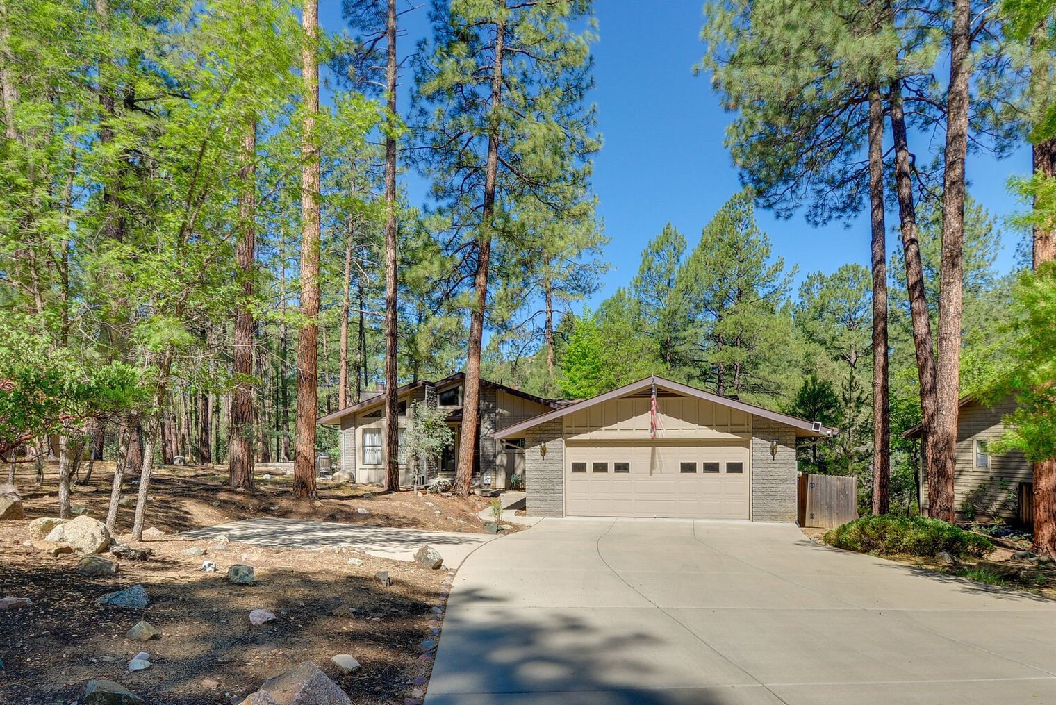 Building Photo - 1490 Valley Ranch Cir