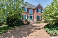 Building Photo - Spacious 4 Bed, 3 Bath Home in Convenientl...