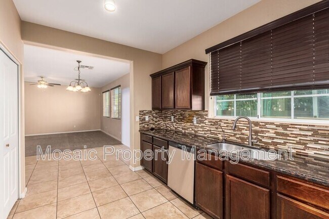 Building Photo - 7510 S 27th Way