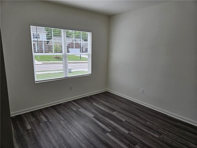 Building Photo - 326 Silverton Dr