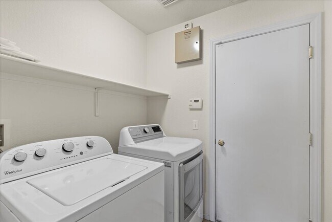 Building Photo - 2924 Riarosa Ct