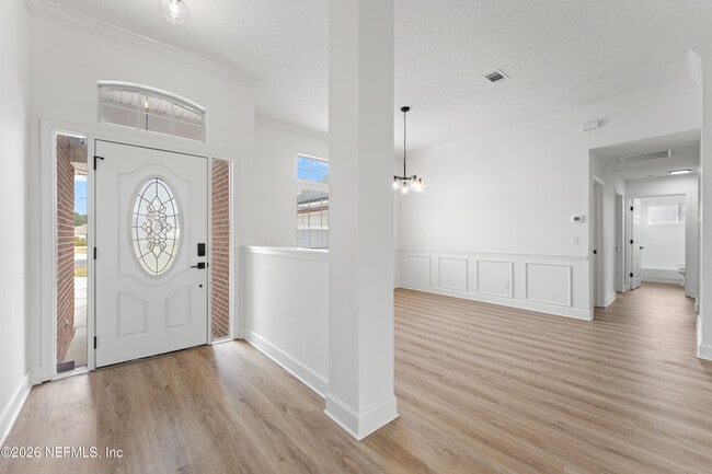 Building Photo - 15738 Northside Dr E
