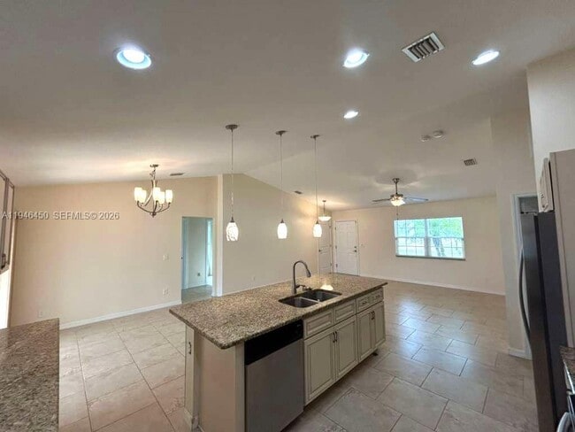 Building Photo - 3152 Point St