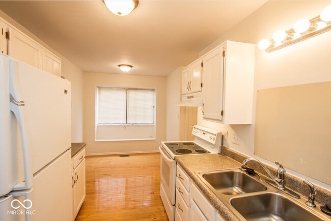 Building Photo - 1838 Keystone Lakes Dr