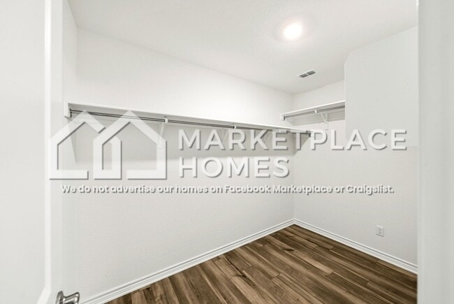 Building Photo - 400 Horizon Pointe