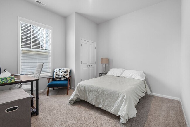 Building Photo - Stunning 4 Bed, 3 Bath Home in Durham!