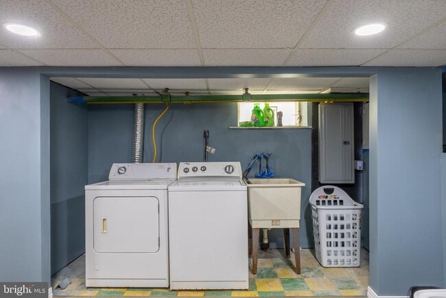 Building Photo - 511 Garfield Ave