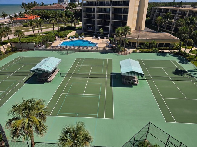 Building Photo - Penthouse in the Racquet Club annual rental!