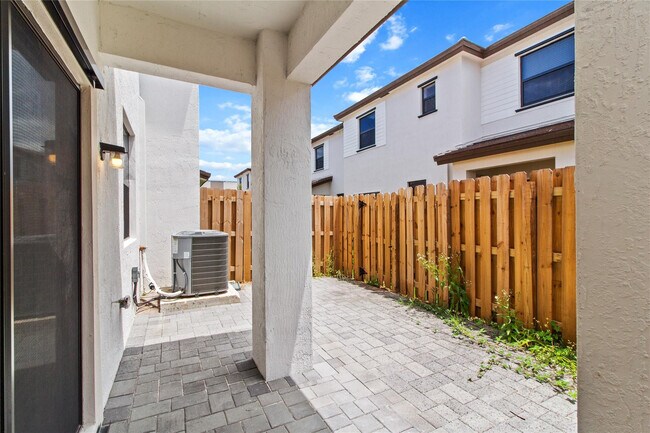 Building Photo - 221 SW 159th Way