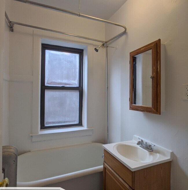 Building Photo - 3304 W Schubert Ave