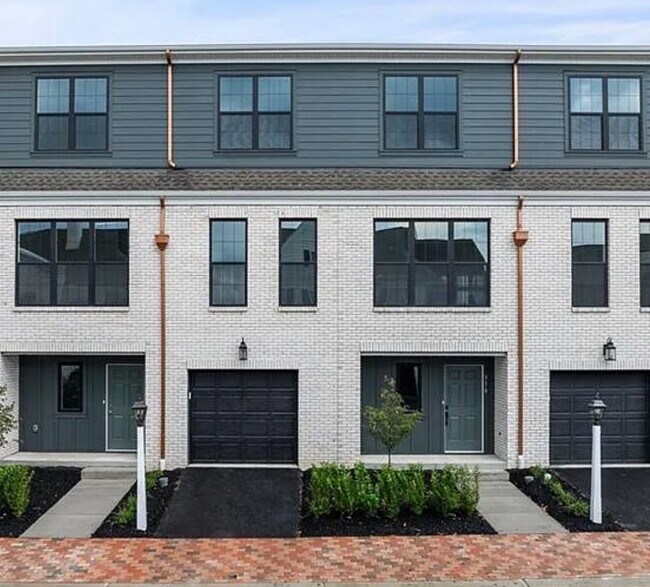 Primary Photo - 405 Cranford Way