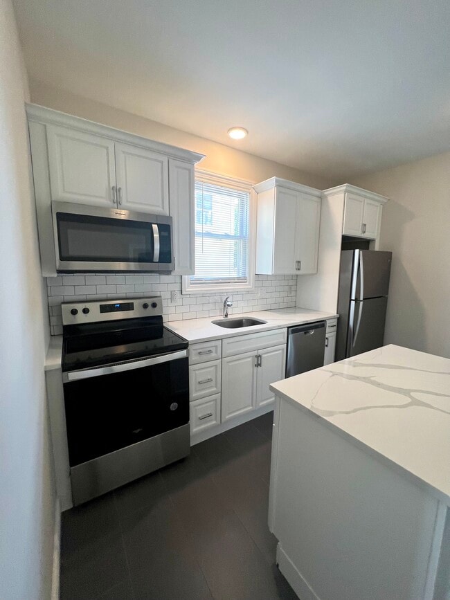 Building Photo - 38 Belmont Ave