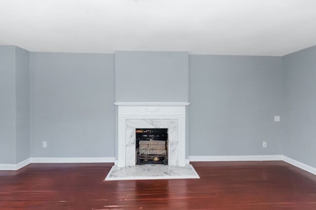 Building Photo - Spacious 4 Bed 3 Bath SFH!