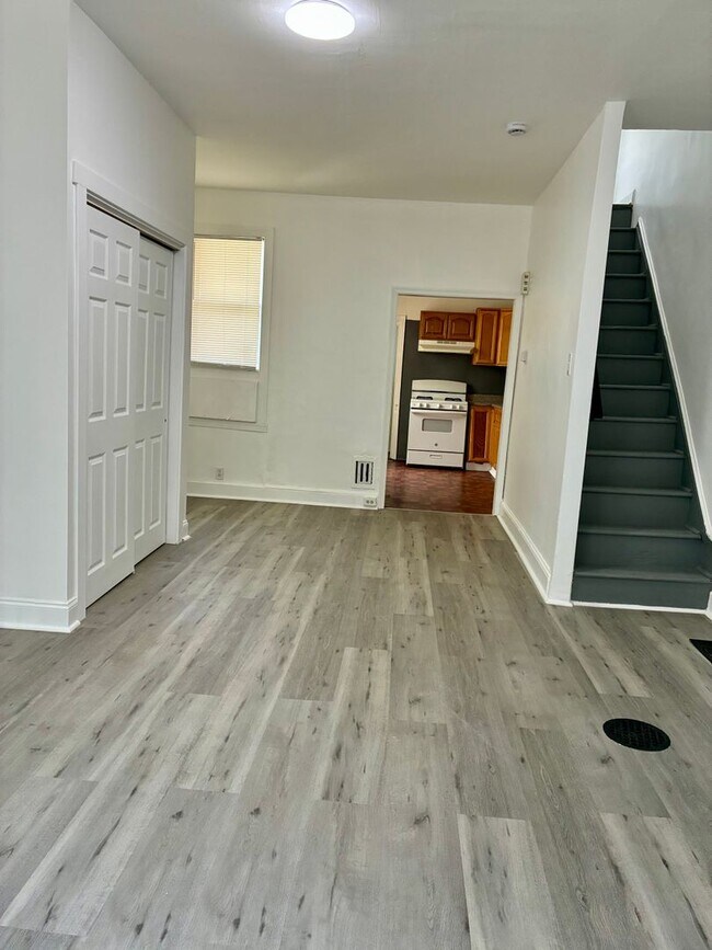 Building Photo - Spacious 3-Bedroom Home in North Philadelphia