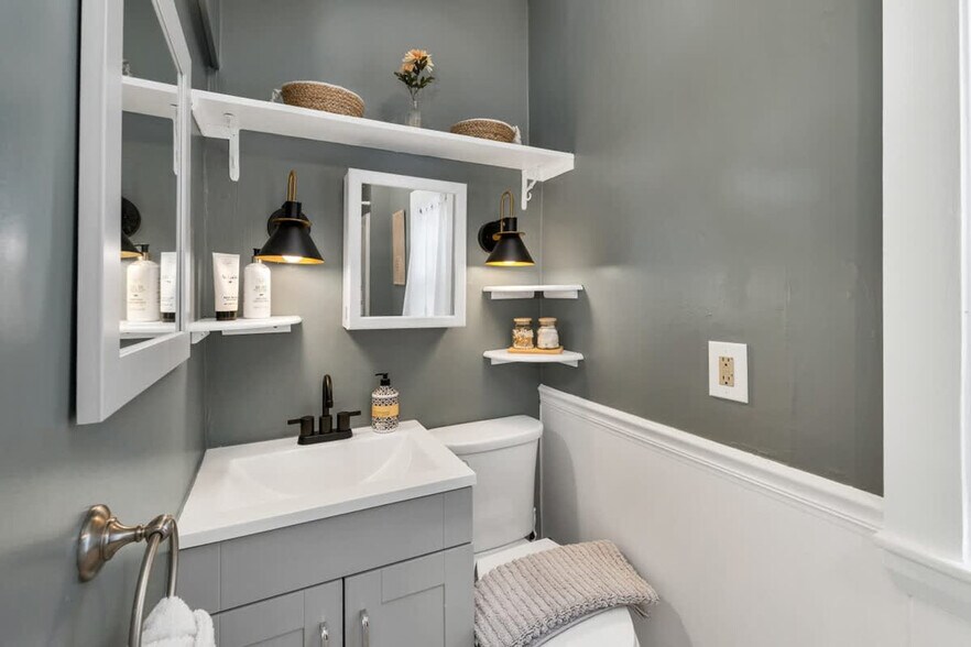 Building Photo - 9 Cole St