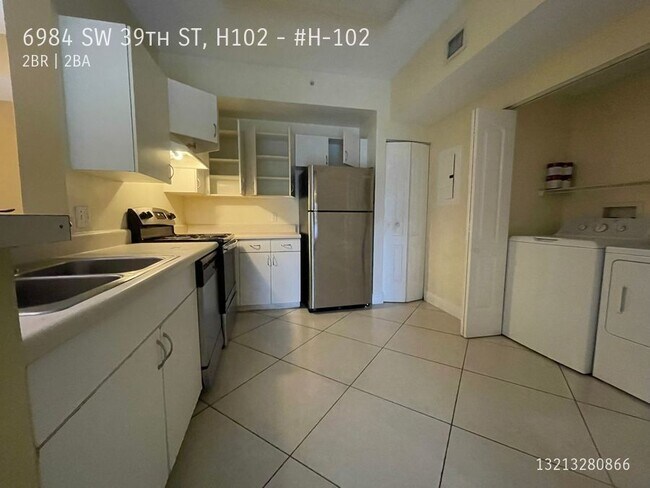 Building Photo - 6984 SW 39th St