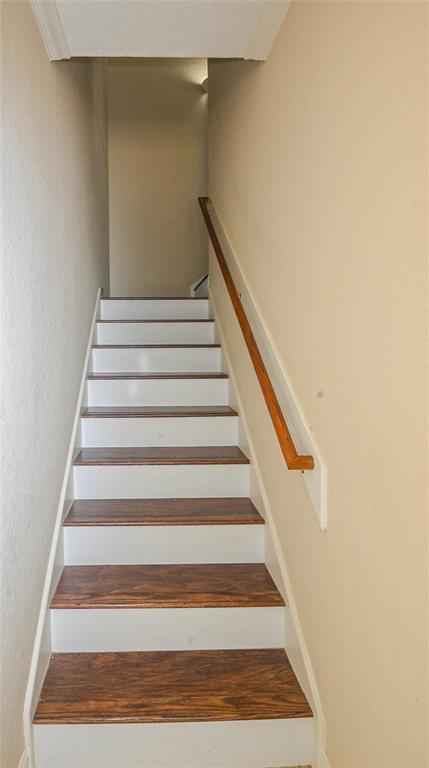 Building Photo - 8707 Westbrook Forest Dr