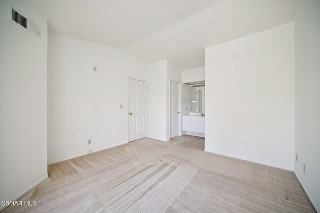 Building Photo - 668 Oak Run Trail