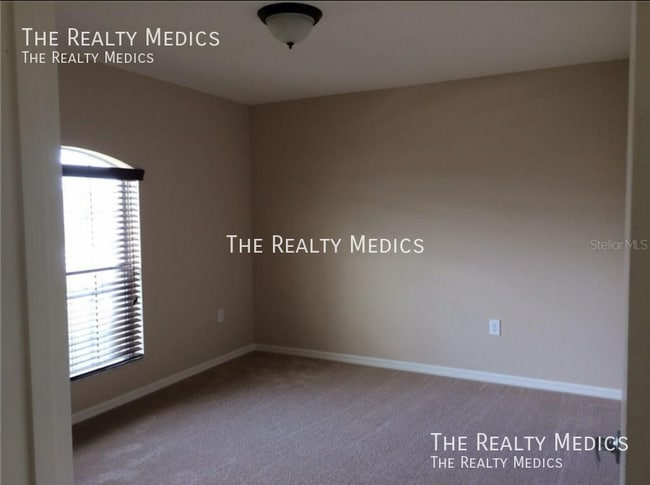 Building Photo - 4876 Summerfield Cir