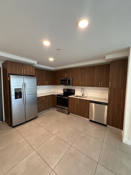 Primary Photo - 1234 NW 8th Ct