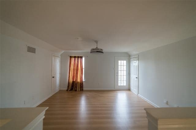 Building Photo - 954 Lloyd's Rd